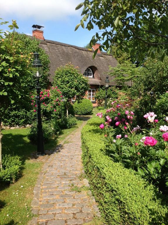 Das Reetdachhaus - Paulines Hoeft Grömitz Exterior foto